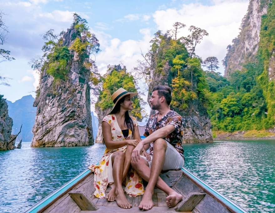 couple-scuba-diving